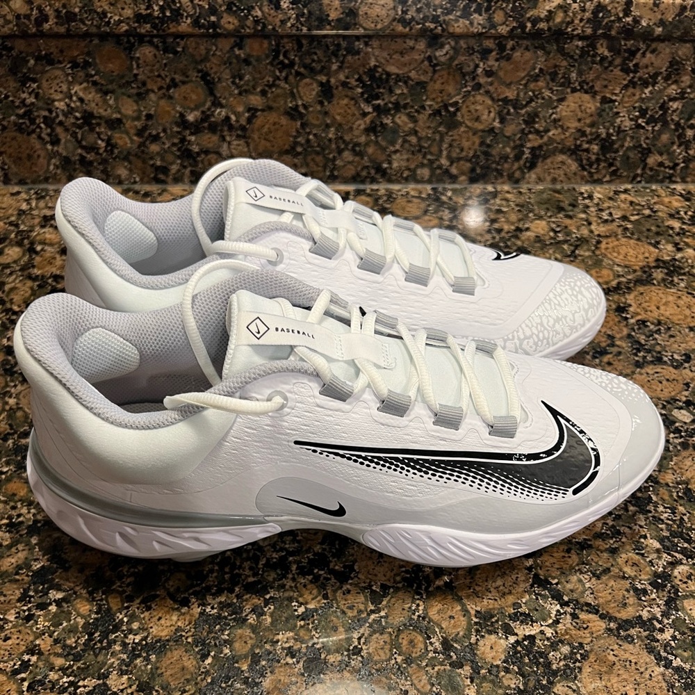 Nike Men's Alpha Huarache Elite 4 Metal Baseball Cleats Size 11